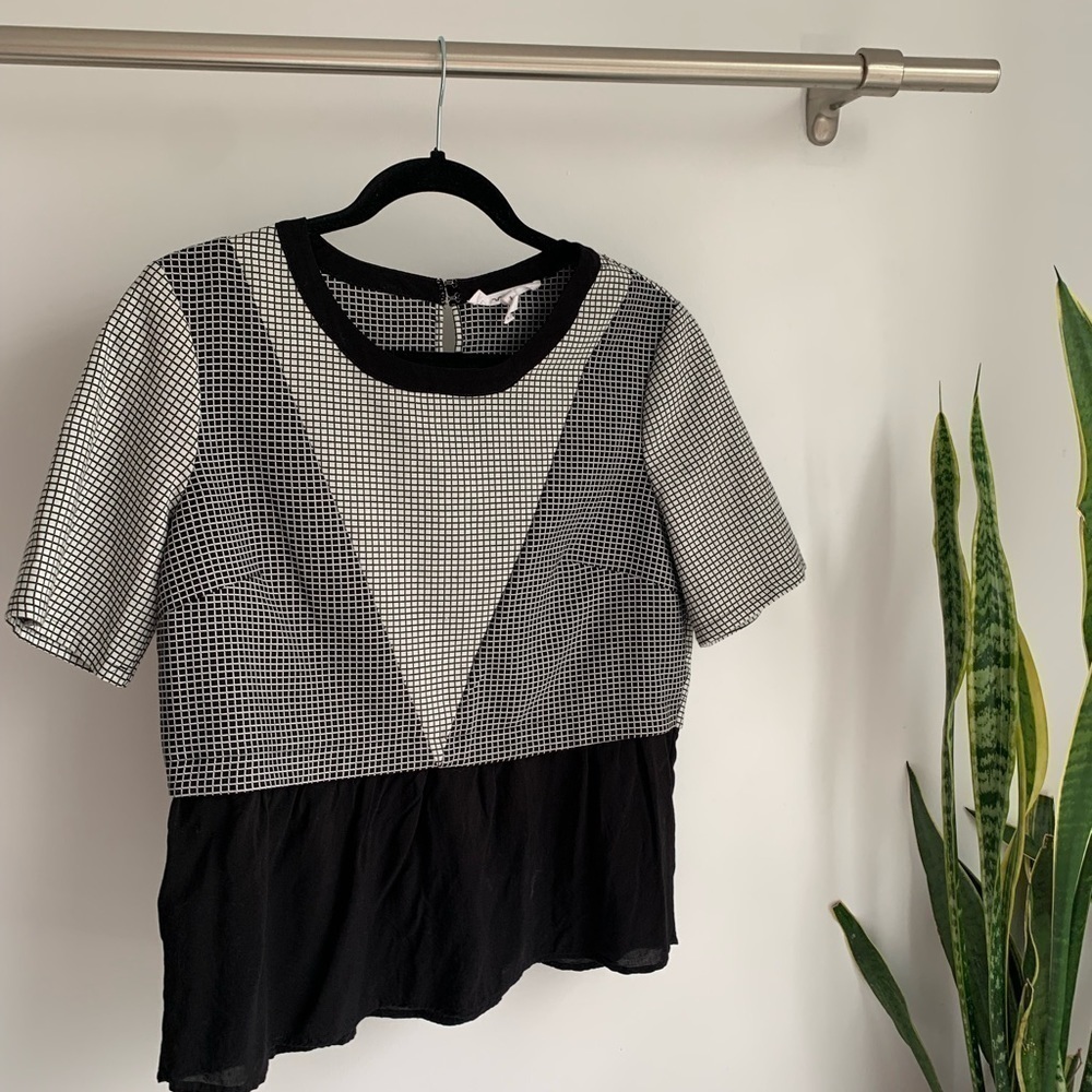 BCBGeneration - top white and black blouse size M Square pattern